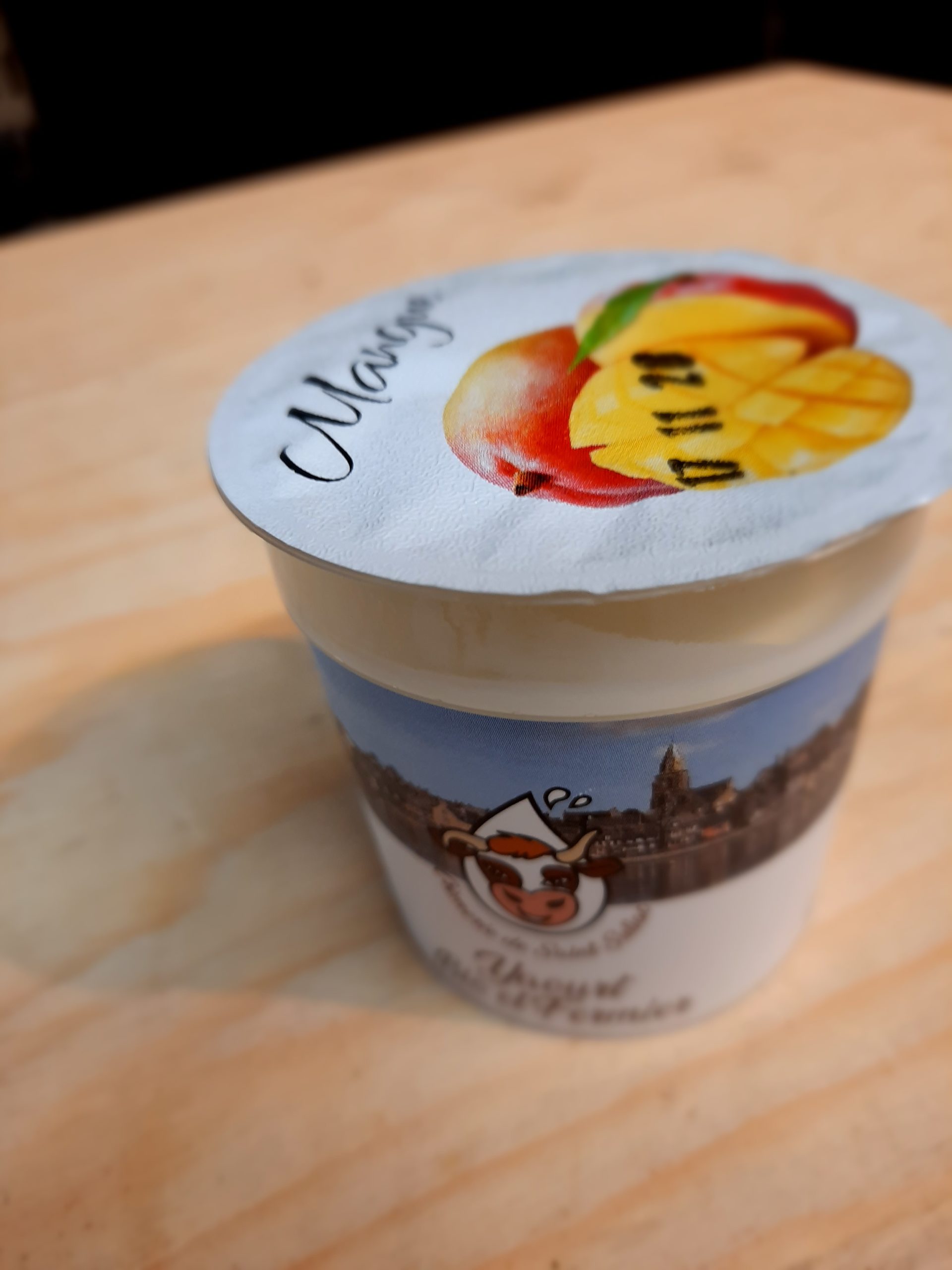 Yaourt lait de vache sur lit de mangue Crèmerie St Suliac