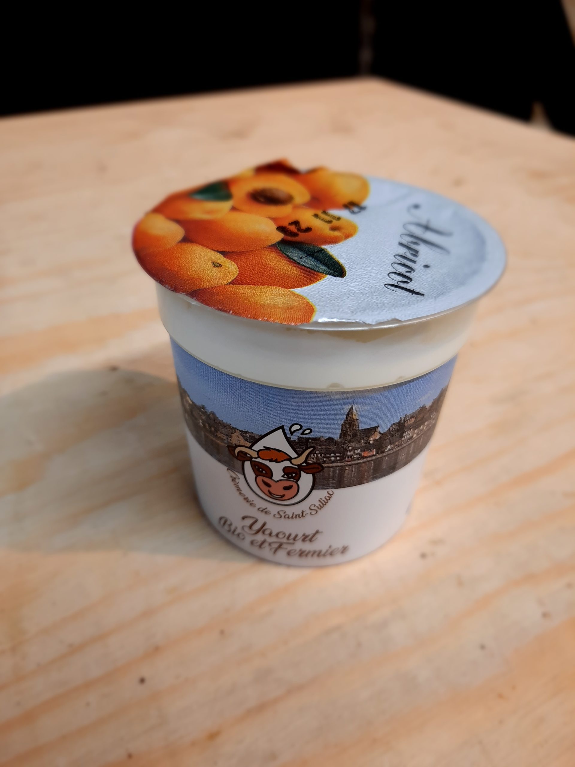 Yaourt lait de vache sur lit d'abricot / Crèmerie St Suliac