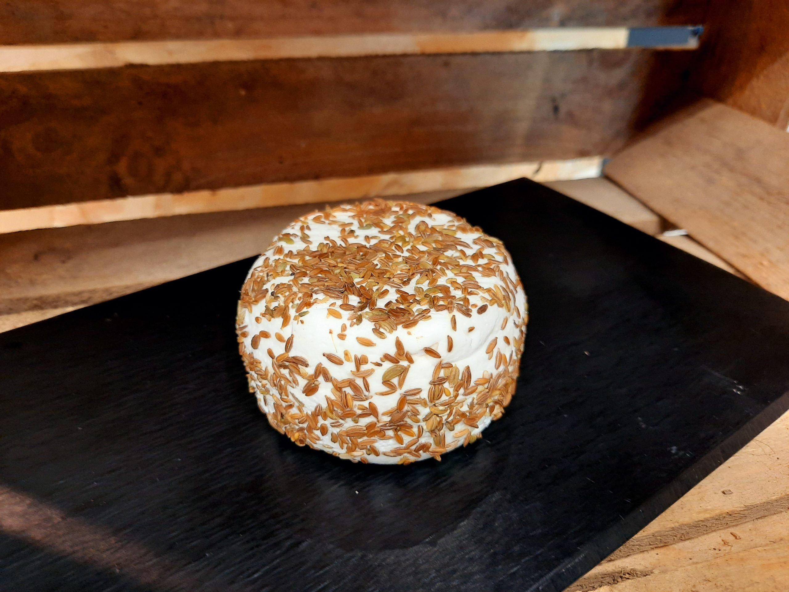 Chèvre frais aromatisé Cumin / Chèvrerie Fréhel