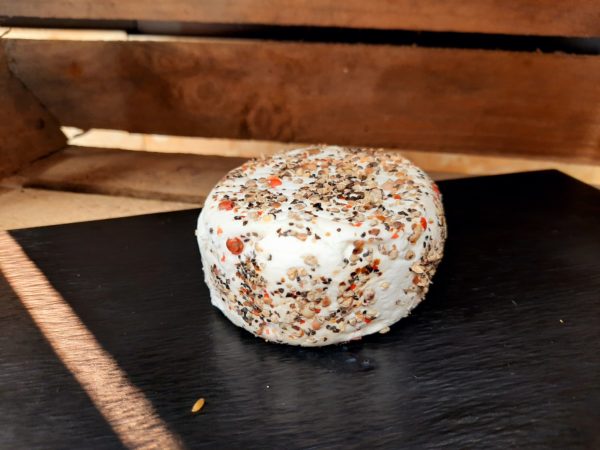 Chèvre frais aromatisé aux 3 baies / Chèvrerie de Fréhel